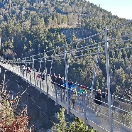Anita's Nahe Neuschwanstein Apartment *